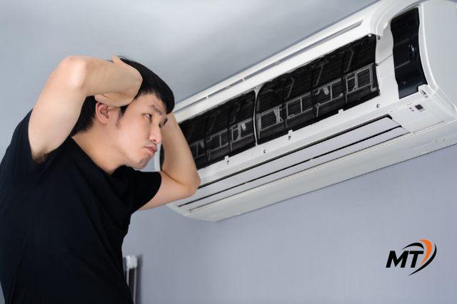 Cánh đảo gió lệch trục gây ra tiếng tạch liên tục